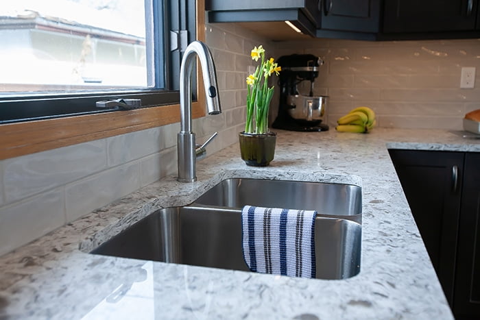 UM02 KITCHEN SINK FAUCETS